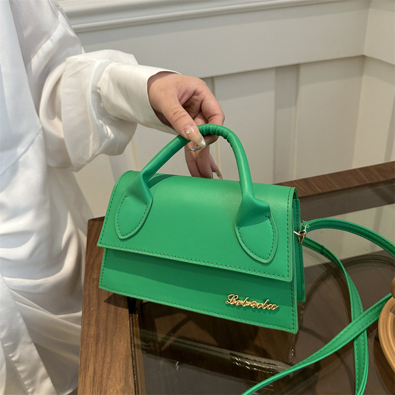Ženska crossbody torba u francuskom stilu, jednostavna i elegantna; mala kvadratna torba za sve sezone, 2025 dizajn