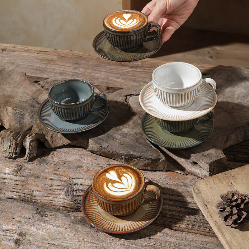 Set de cești espresso și farfuriu, capacitate mică, ceramică, stil retro – pentru restaurante, cafenele sau ceaiul de după-amiază
