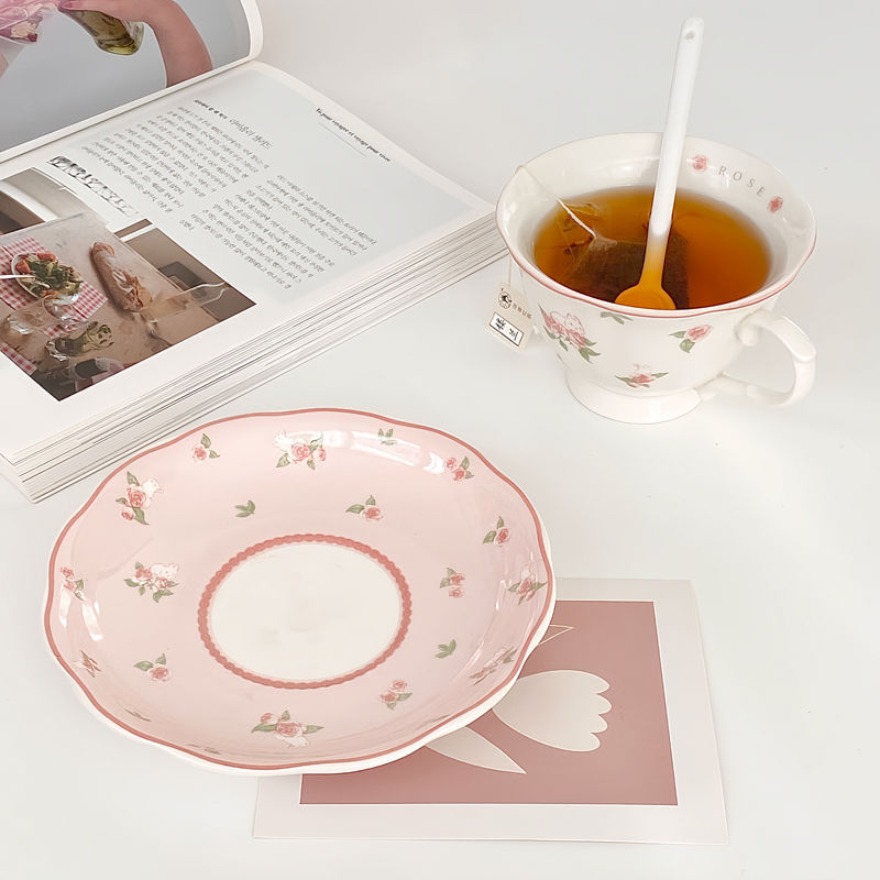 Set ceramic de căni pentru cafea, în stil european, design rafinat, pentru uz casnic.