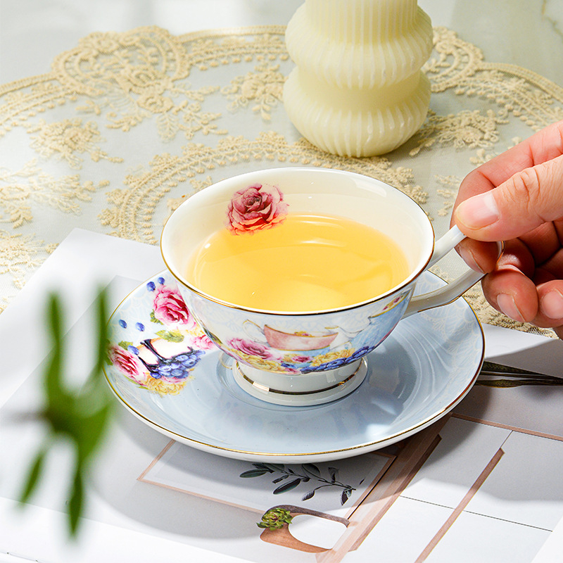 Set de cești de cafea din porțelan de os cu margine auriu, stil european, farfurioare, căni înalte pentru ceaiul de după-amiază, model floral