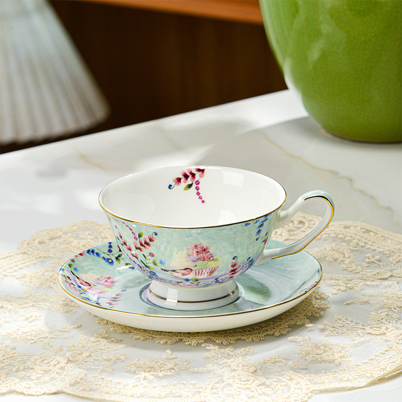 Set de cești de cafea din porțelan de os cu margine auriu, stil european, farfurioare, căni înalte pentru ceaiul de după-amiază, model floral