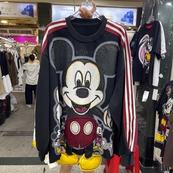 Duks od fleecea velikog formata s tri trake, patchwork vez s fliterima, okrugli izrez, dugi rukavi, zimski stil, unisex