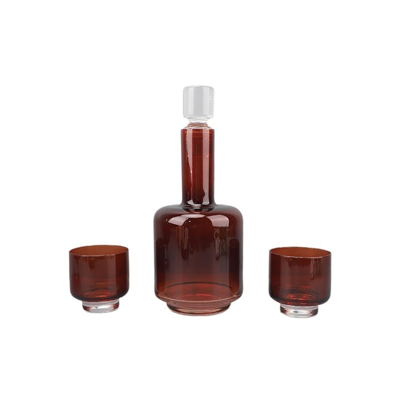 Decantor din sticlă pentru apă rece, în stil modern de lux – piesă decorativă pentru living.