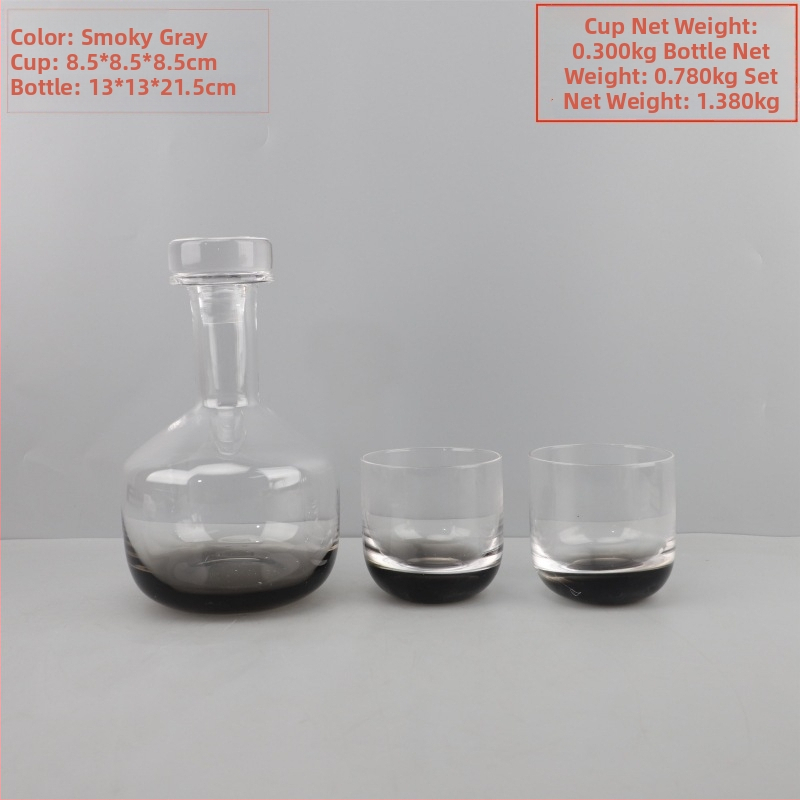 Decantor din sticlă pentru apă rece, în stil modern de lux – piesă decorativă pentru living.