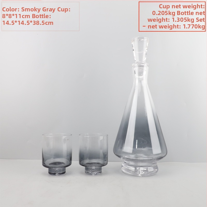 Decantor din sticlă pentru apă rece, în stil modern de lux – piesă decorativă pentru living.