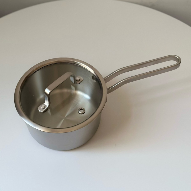 Oală mică din oțel inoxidabil 304, netencuită, cu design nervurat, pentru alimentația bebelușilor și tăițeilor instant, însoțită de lingură