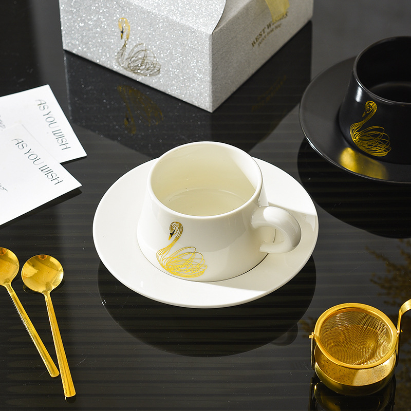 Ceașcă ceramică de cafea cu farfuriu și linguriță, set de ceai în cutie cadou elegantă, pentru cupluri