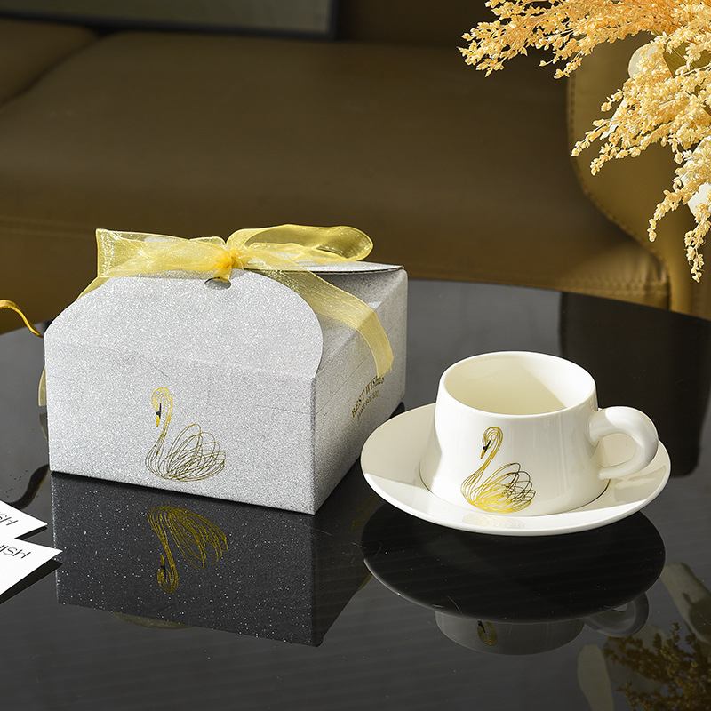 Ceașcă ceramică de cafea cu farfuriu și linguriță, set de ceai în cutie cadou elegantă, pentru cupluri