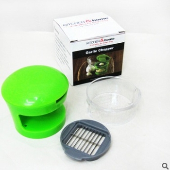 Toacător de usturoi multifuncțional și presă de usturoi – gadget de bucătărie