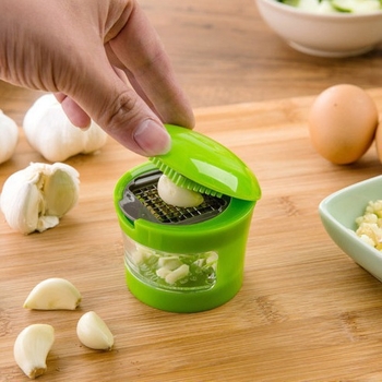 Toacător de usturoi multifuncțional și presă de usturoi – gadget de bucătărie