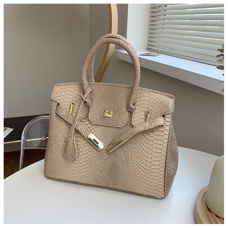 Proljetna nova torba preko ramena, lagani luksuz, moderna i visoke kvalitete, crossbody ženska torba, europsko-američki stil, velik kapacitet