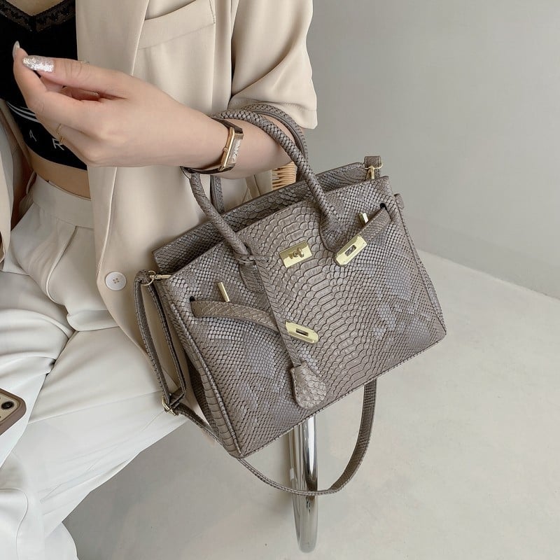 Proljetna nova torba preko ramena, lagani luksuz, moderna i visoke kvalitete, crossbody ženska torba, europsko-američki stil, velik kapacitet