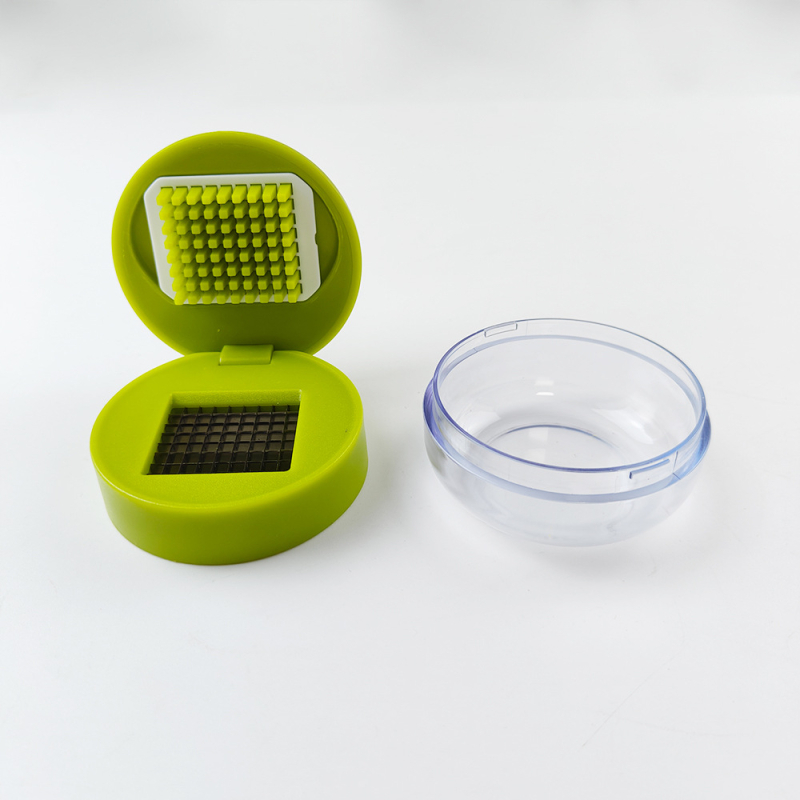 Presă de usturoi mini, zdrobitor — ABS, instrument multifuncțional de bucătărie, 6×7 cm, design modern minimalist.