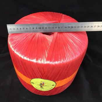 Crveno PP užad za pakiranje slamnatih kuglica, širina 4 cm, debljina 0.03 cm, marka Parrot King, 3 kg po roli