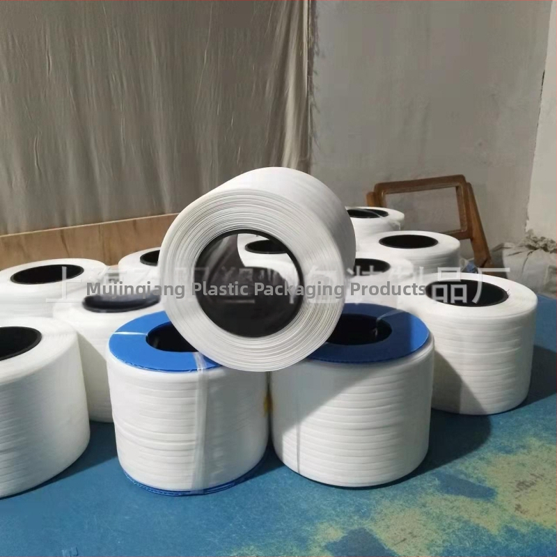 Bandă de ambalare PP antistatice, neagră, lățime 8 mm, grosime 0,4 mm, rezistență la tracțiune 85 kg, model 0804