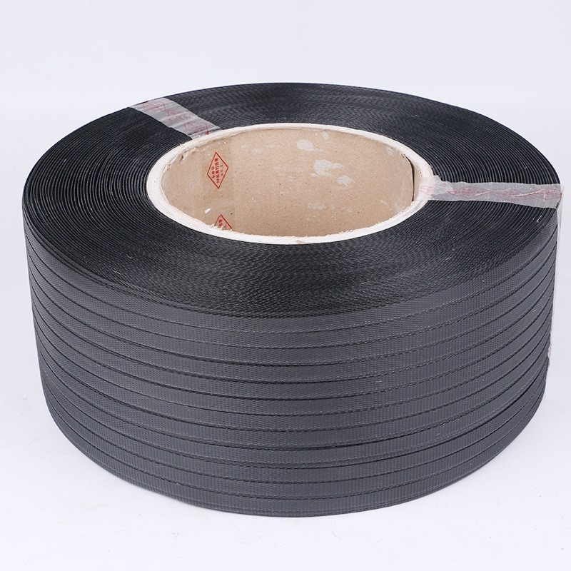 Bandă PET embossată, alb-negru, ecologică, pentru ambalare, grosime 0,55–0,8 mm, rezistență la tracțiune 160 kg