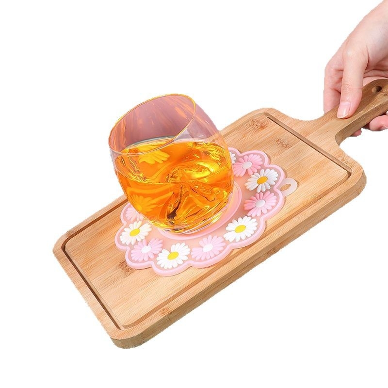 Plăcuță circulară izolantă termică, cu model floral, antiderapant, rezistentă la temperaturi înalte; pentru farfurii, boluri, căni și oale; PVC, grosime extra