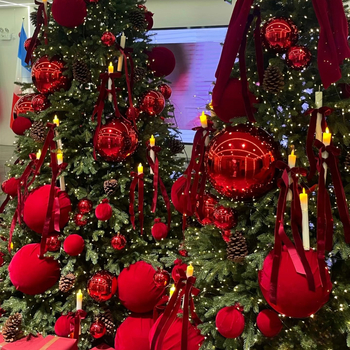 Minge roșie din velur pentru Crăciun – ornament suspendat pentru vitrină și ușă, decor de Anul Nou