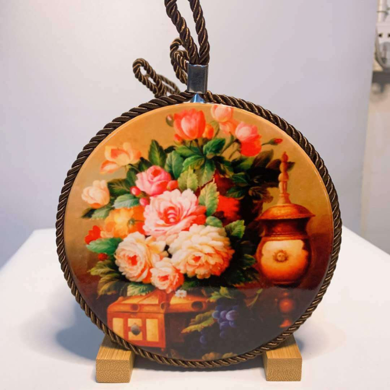 Suport rotund din ceramică rezistent la căldură, cu model floral din plută