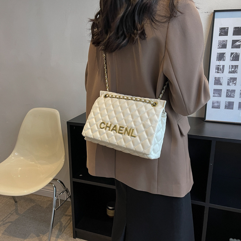 Torba za ramena s romboidnim šivanjem i motivom slova, 2022 novi model, jednostavan retro stil, velika kapacitet, crossbody za žene