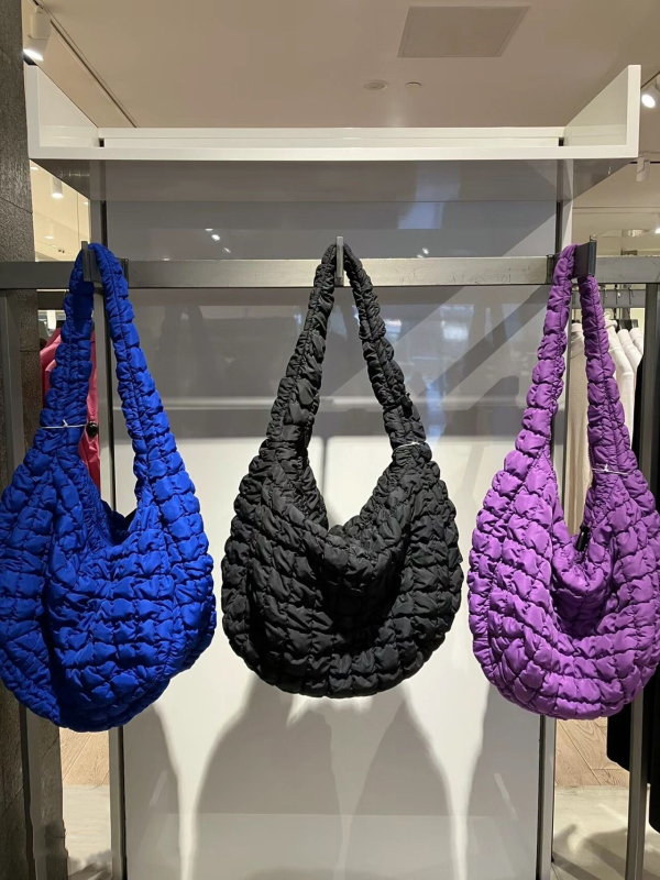 COS Cloud torba za jesen-zimu 2025, velik kapacitet, Dumpling stil, crossbody i tote torba