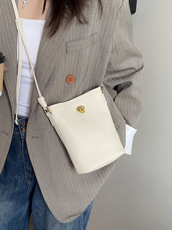 Ženska torbica od prave kože, bucket stil, mini crossbody, lagana, ljeto 2025