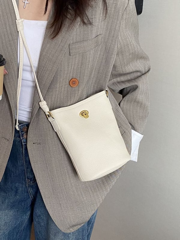 Ženska torbica od prave kože, bucket stil, mini crossbody, lagana, ljeto 2025
