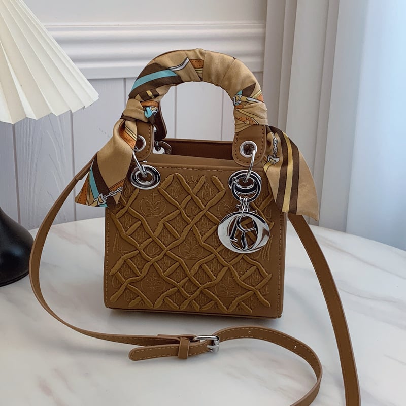 Mini PU izšivena torba Princess Diana, elegantna torba za ručno nošenje i preko ramena, teksturirani završetak, svestrana dnevna torba