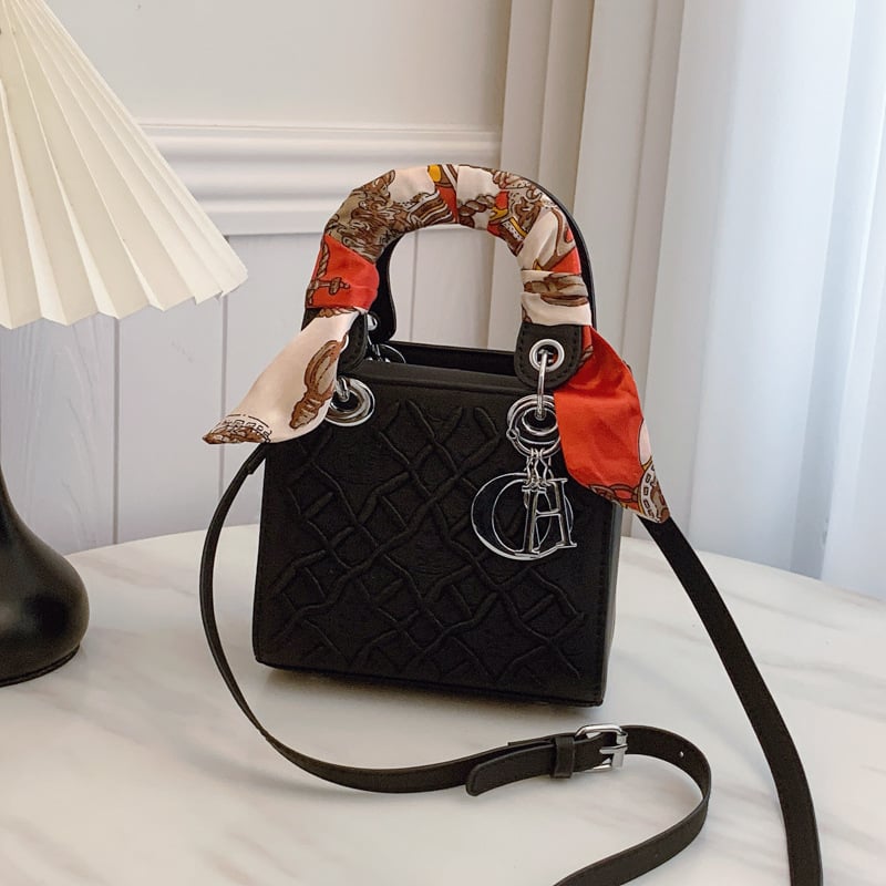 Mini PU izšivena torba Princess Diana, elegantna torba za ručno nošenje i preko ramena, teksturirani završetak, svestrana dnevna torba
