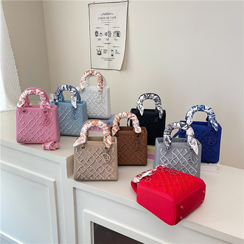 Ručna torba s trakastom šalom i vezenjem, mala kvadrata ženska torba u stilu Princeze Diane, mat završetak, zatvarač, unutarnja pretinica od poliestera, svakodnevna crossbody