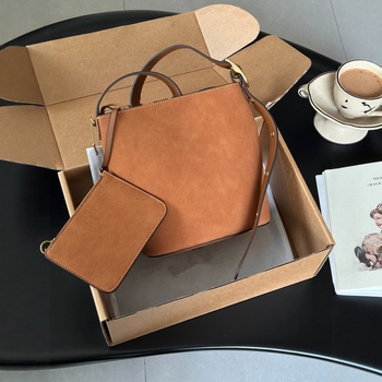 Bleecker21 Mala kožna bucket torbica s velikim kapacitetom, moderna i svestrana crossbody torba preko ramena