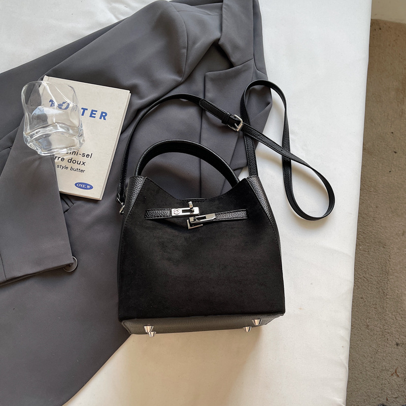 Ženska mala retro bucket torbica s crossbody dizajnom, moda 2025