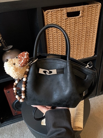 Ženska proljetna teksturirana torbica, mala košarasta PU torba, crossbody stil, novi model 2026