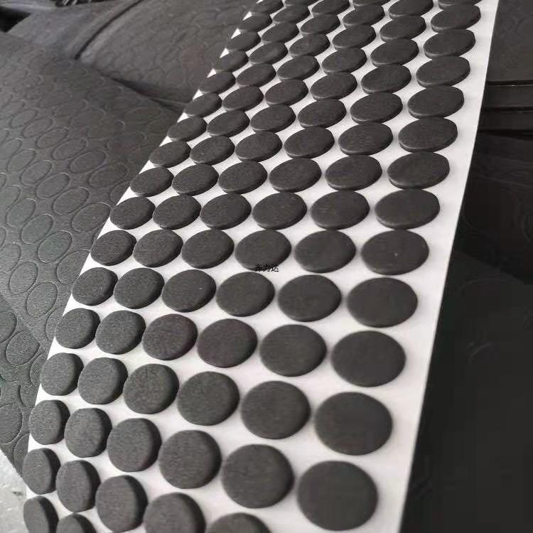 Pad EVA circular negru, autoadeziv pe dos — amortizant și antiderapant pentru mobilier și electrocasnice
