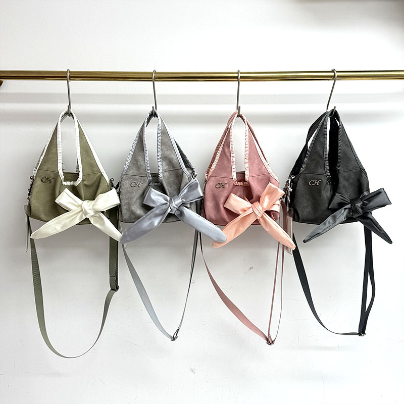 Cahmllo ženska torbica za rame s mašnicom, korejskog stila, plisirana tekstura poput oblaka, velika kapaciteta, mekana koža, crossbody torba za svakodnevnu upotrebu