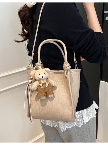 2026 modna ženska torba bucket bag — minimalistička, svestrana i elegantna