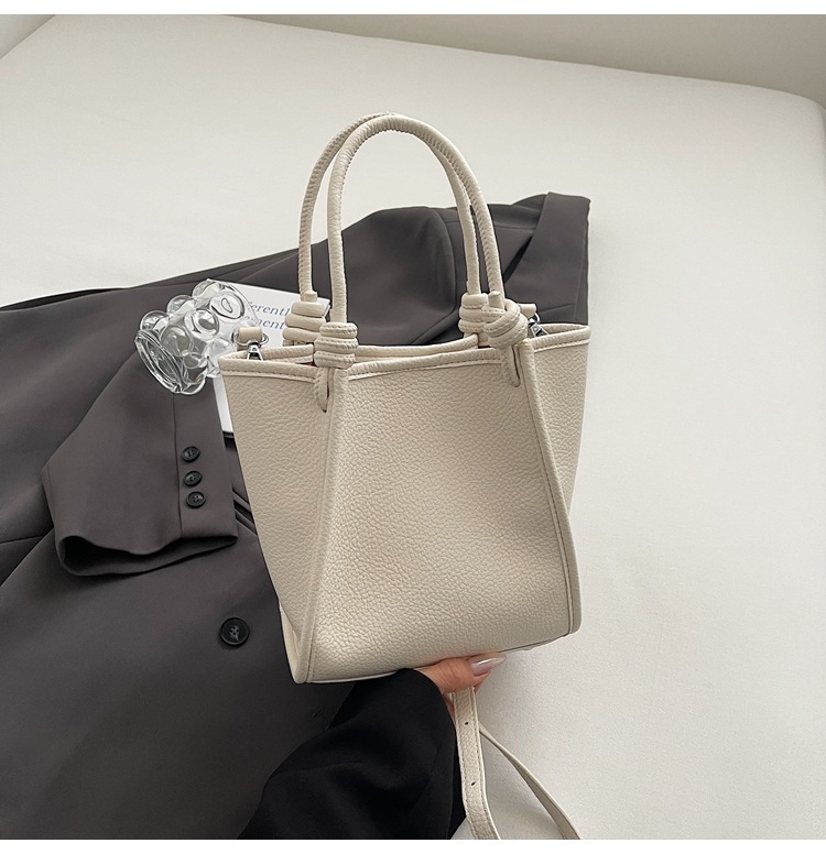 2026 modna ženska torba bucket bag — minimalistička, svestrana i elegantna