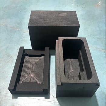 Spumă EVA pentru interiorul unei cutii de parfum, neagră, densitate mare, tăiere cu laser și gravură, personalizabil