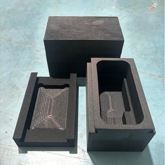 Spumă EVA pentru interiorul unei cutii de parfum, neagră, densitate mare, tăiere cu laser și gravură, personalizabil