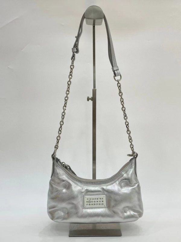 Margiela hobo torba od ovčje kože u obliku jastuka, mini crossbody, prava koža, za žene