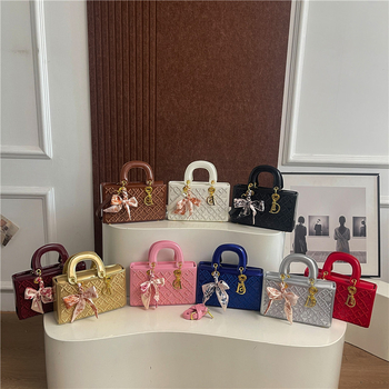 PU kožna torba s izšivkom i detaljem šala, stil Princeze Diane, srednja torba za rame i crossbody za žene
