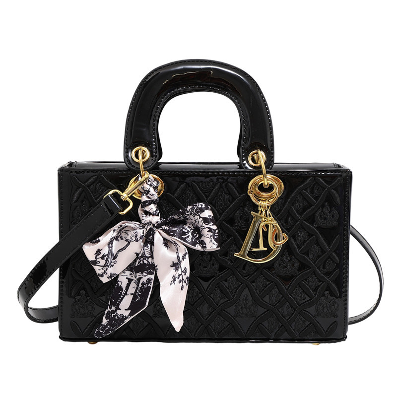 PU kožna torba s izšivkom i detaljem šala, stil Princeze Diane, srednja torba za rame i crossbody za žene