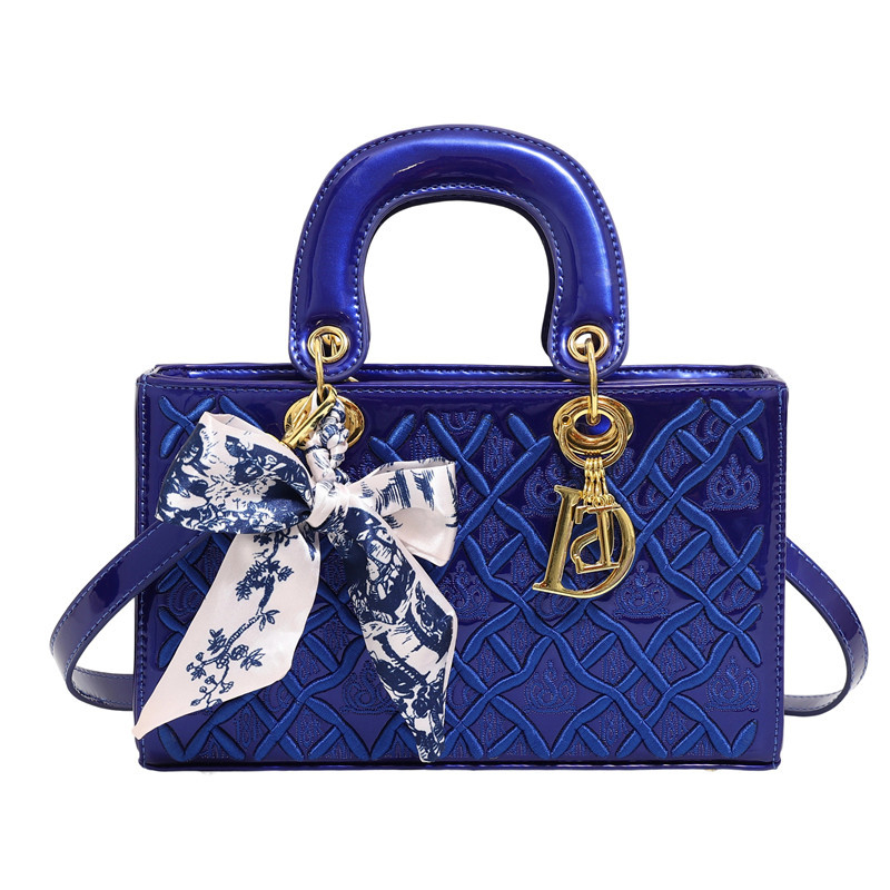PU kožna torba s izšivkom i detaljem šala, stil Princeze Diane, srednja torba za rame i crossbody za žene