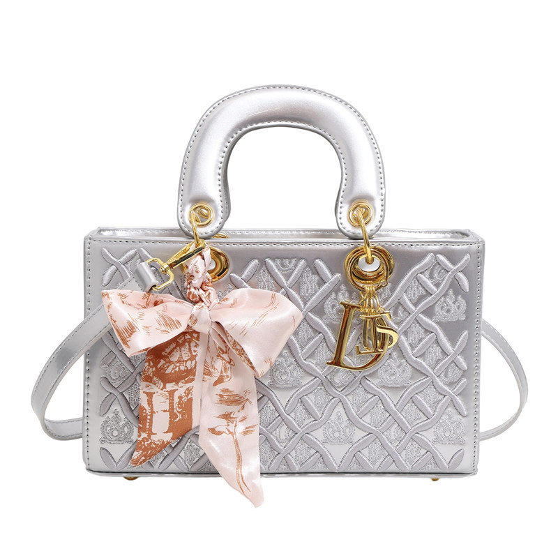 PU kožna torba s izšivkom i detaljem šala, stil Princeze Diane, srednja torba za rame i crossbody za žene