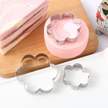 Set de 3 forme din oțel inoxidabil, în formă de floare, pentru coacere