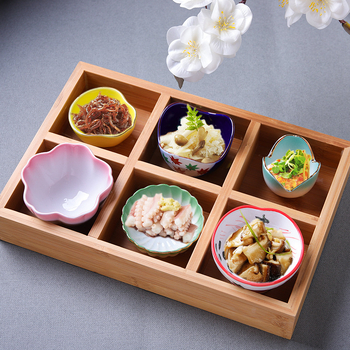 Japán stílusú porcelán mini tál négy rekeszben bambusz dobozban – desszerttál