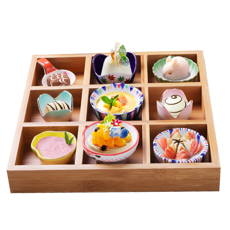 Japán stílusú porcelán mini tál négy rekeszben bambusz dobozban – desszerttál