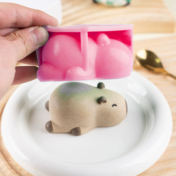 Formă din silicon pentru tort cu capibara, mousse, jeleu și budincă