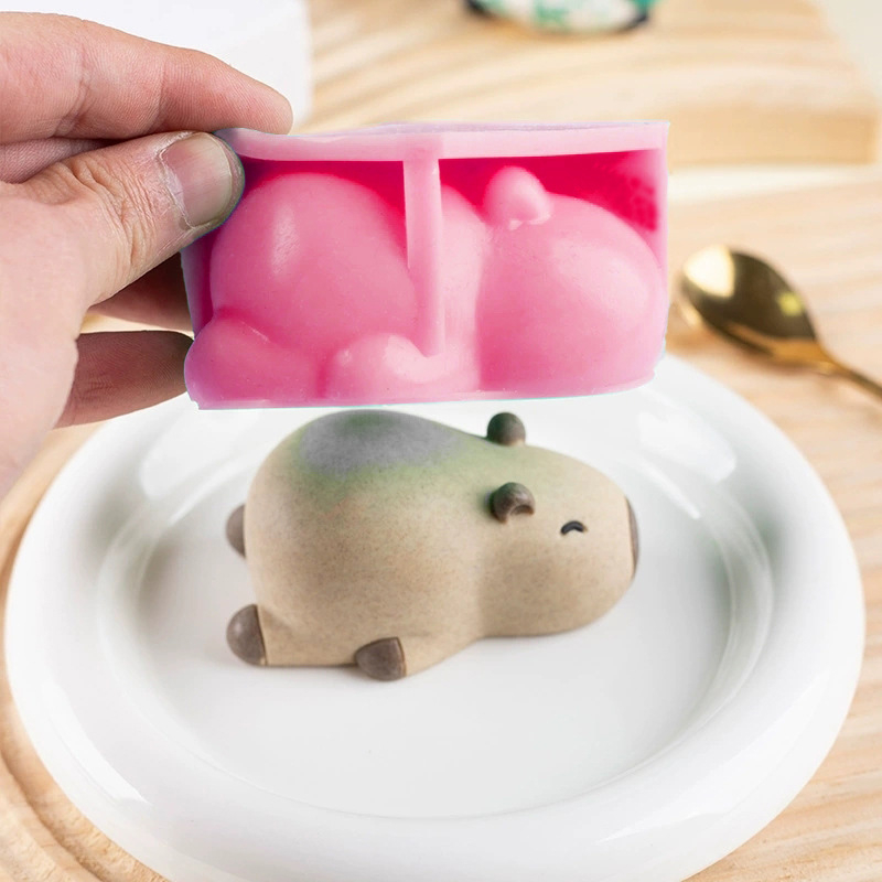 Formă din silicon pentru tort cu capibara, mousse, jeleu și budincă