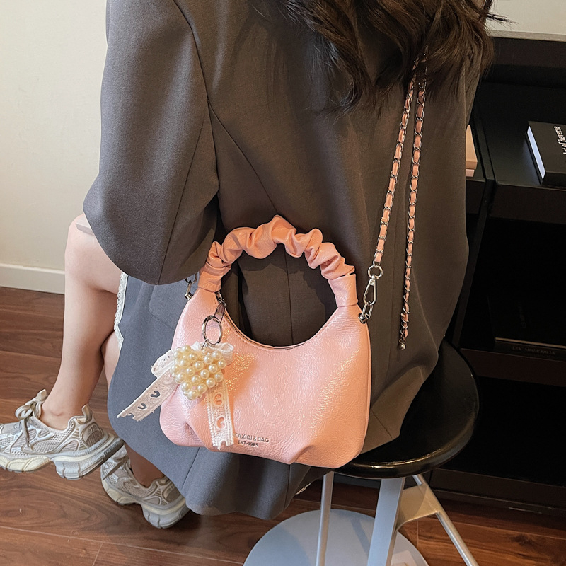 Torba u korejskom stilu s dizajnom oblaka za žene, 2026 novi model, kompaktna crossbody torba s lancem